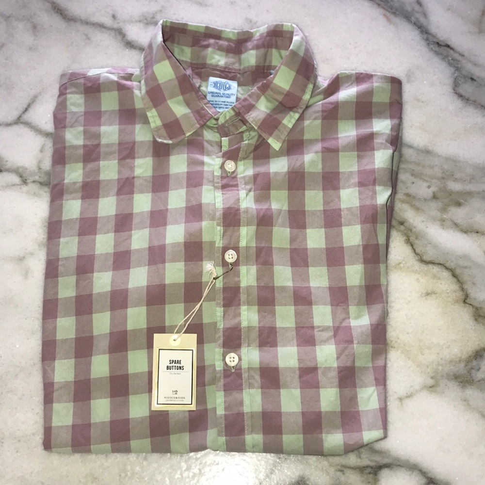 Short sleeved, men’s, checkered button up shirt